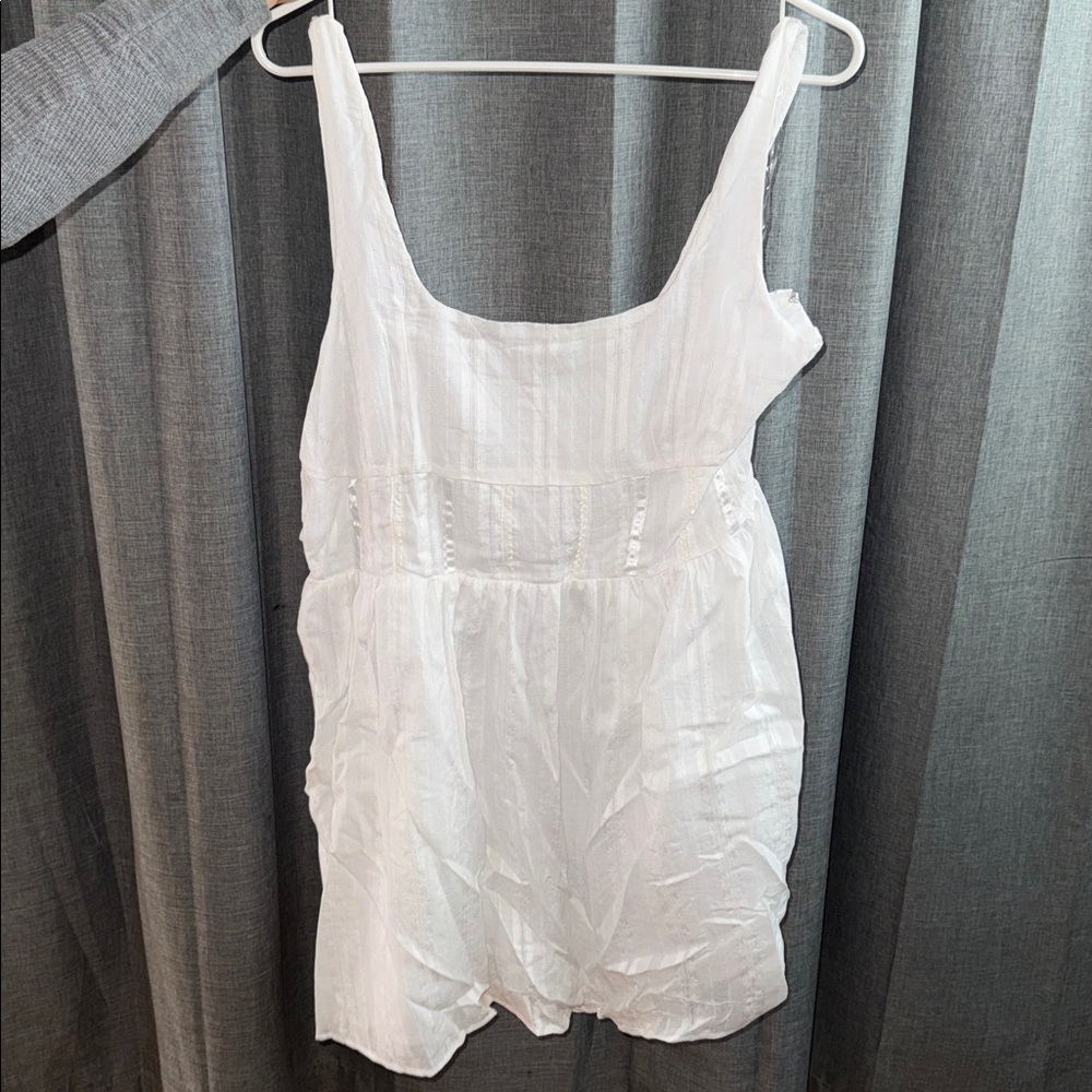 Women’s White Dress